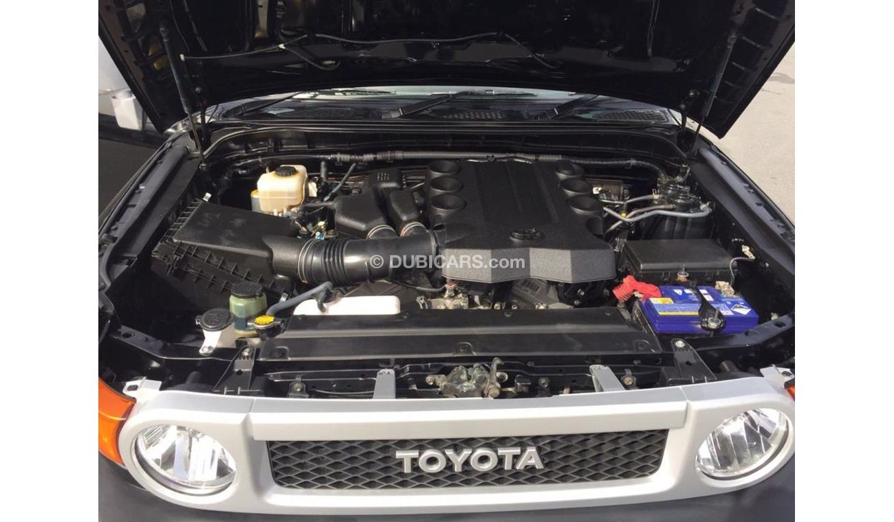 تويوتا إف جي كروزر Toyota FJ Cruiser (Stock no PM 294 )