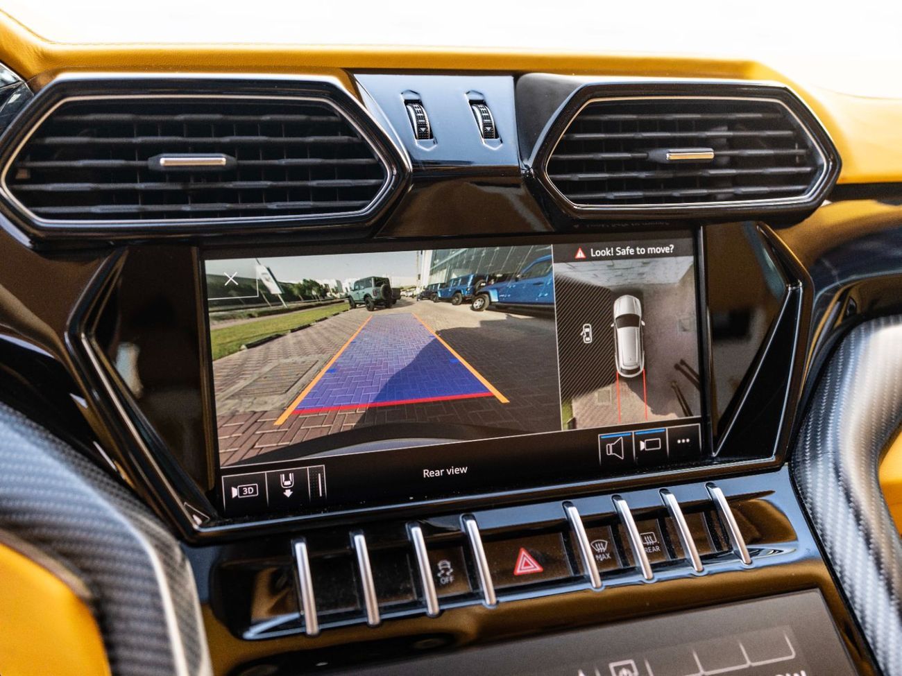 لامبورغيني اوروس Mansory P745