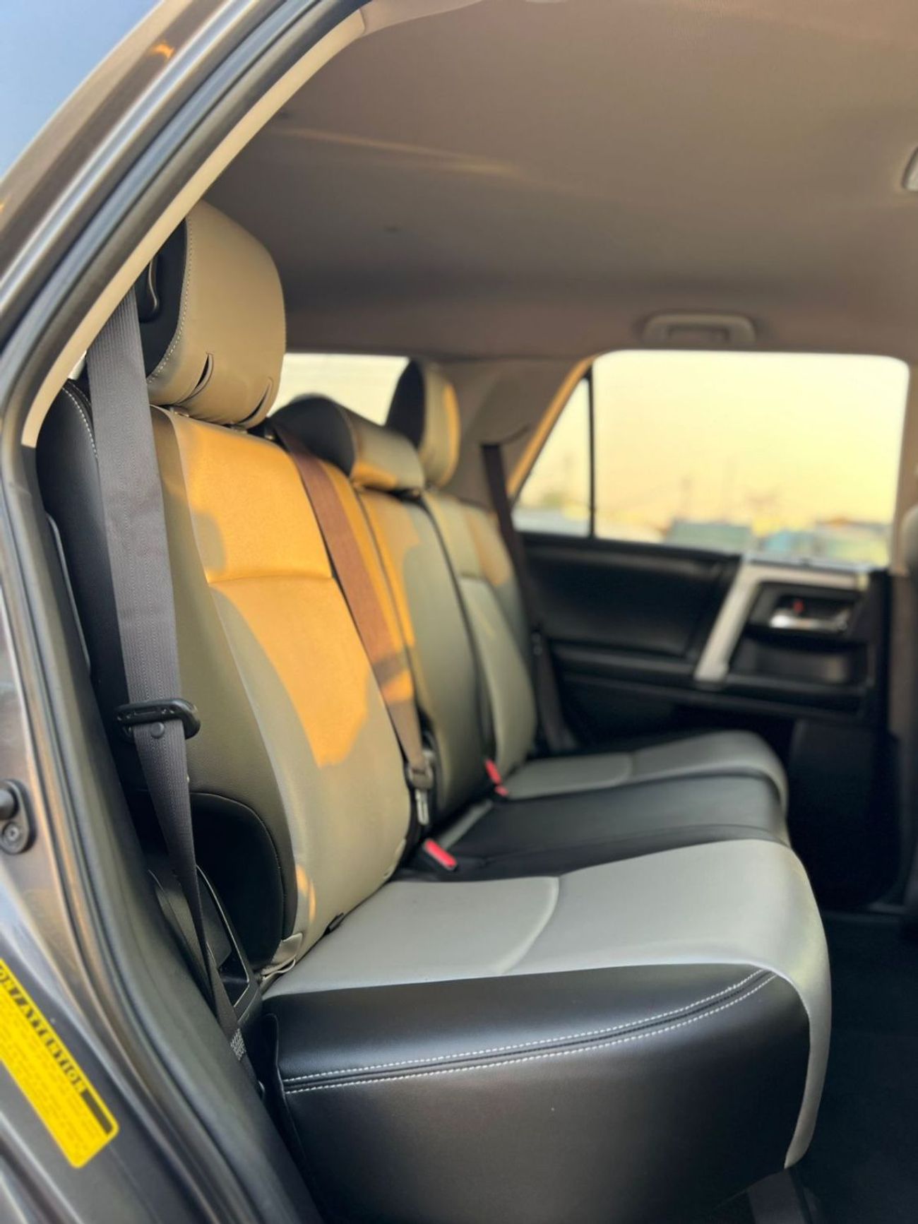 تويوتا Runner4 2015 Toyota 4Runner SR5 Premium - 4.0L V6 - Full Display Rear CAM  - Leather Seat - 72000 Mileage  -