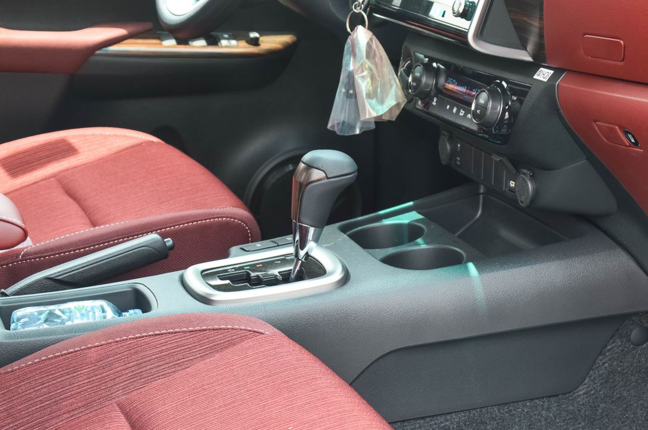 Toyota Hilux TOYOTA HILUX 2.4L 4WD DIESEL PICKUP 2025