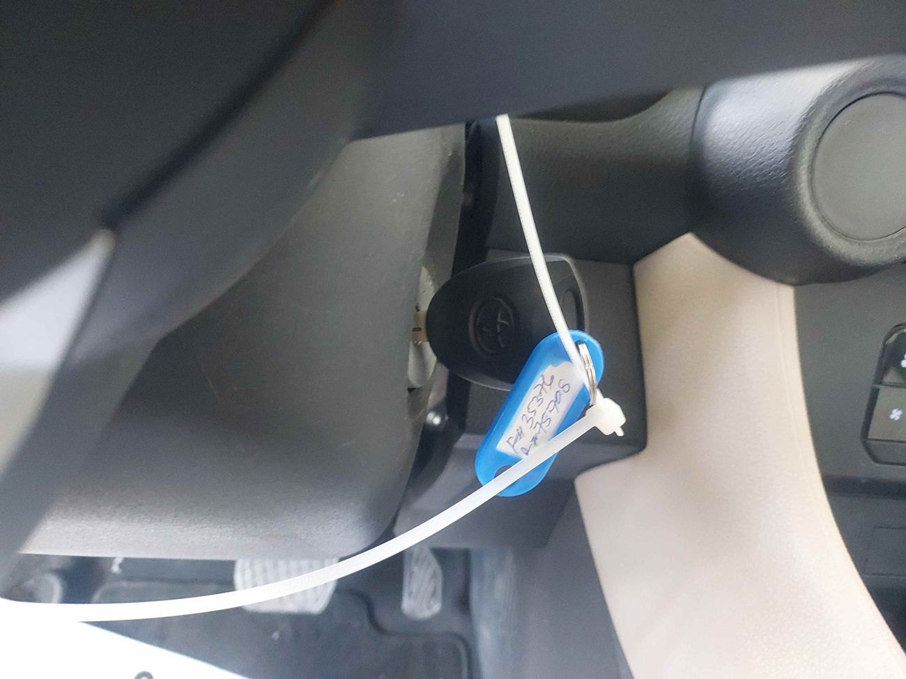 تويوتا يارس E 1.5 | بدون دفعة مقدمة | اختبار القيادة في المنزل