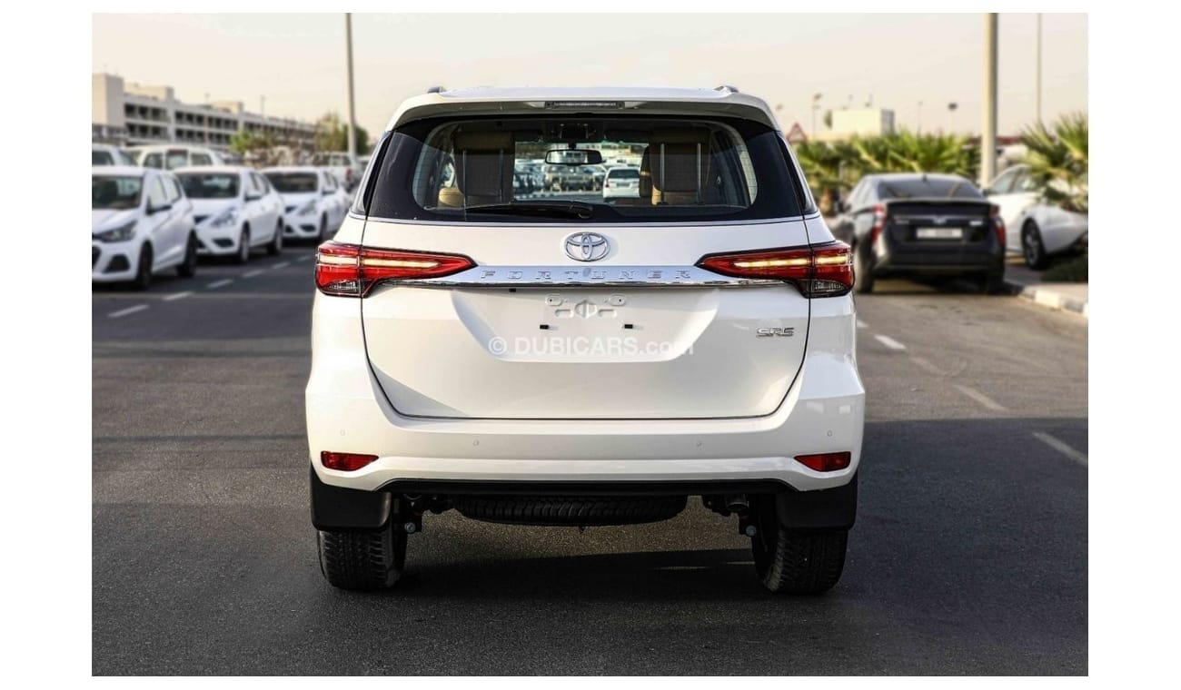 تويوتا فورتونر Get 2023 Toyota Fortuner 4X4 2.8 18'I AL - Platinum White inside Chamois