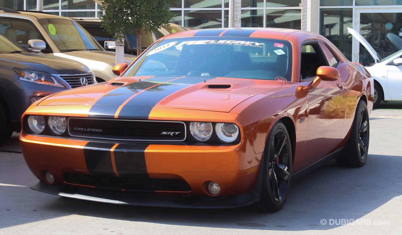 Dodge Challenger SRT8 / GCC / FULL OPTION / VERY CLEAN