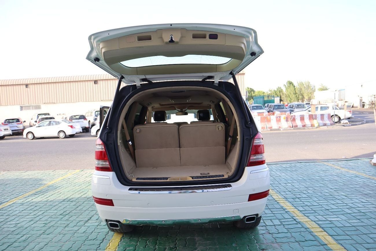 مرسيدس بنز GL 450 Mercedes-Benz GL 450 4.7L GCC FULL OPTION