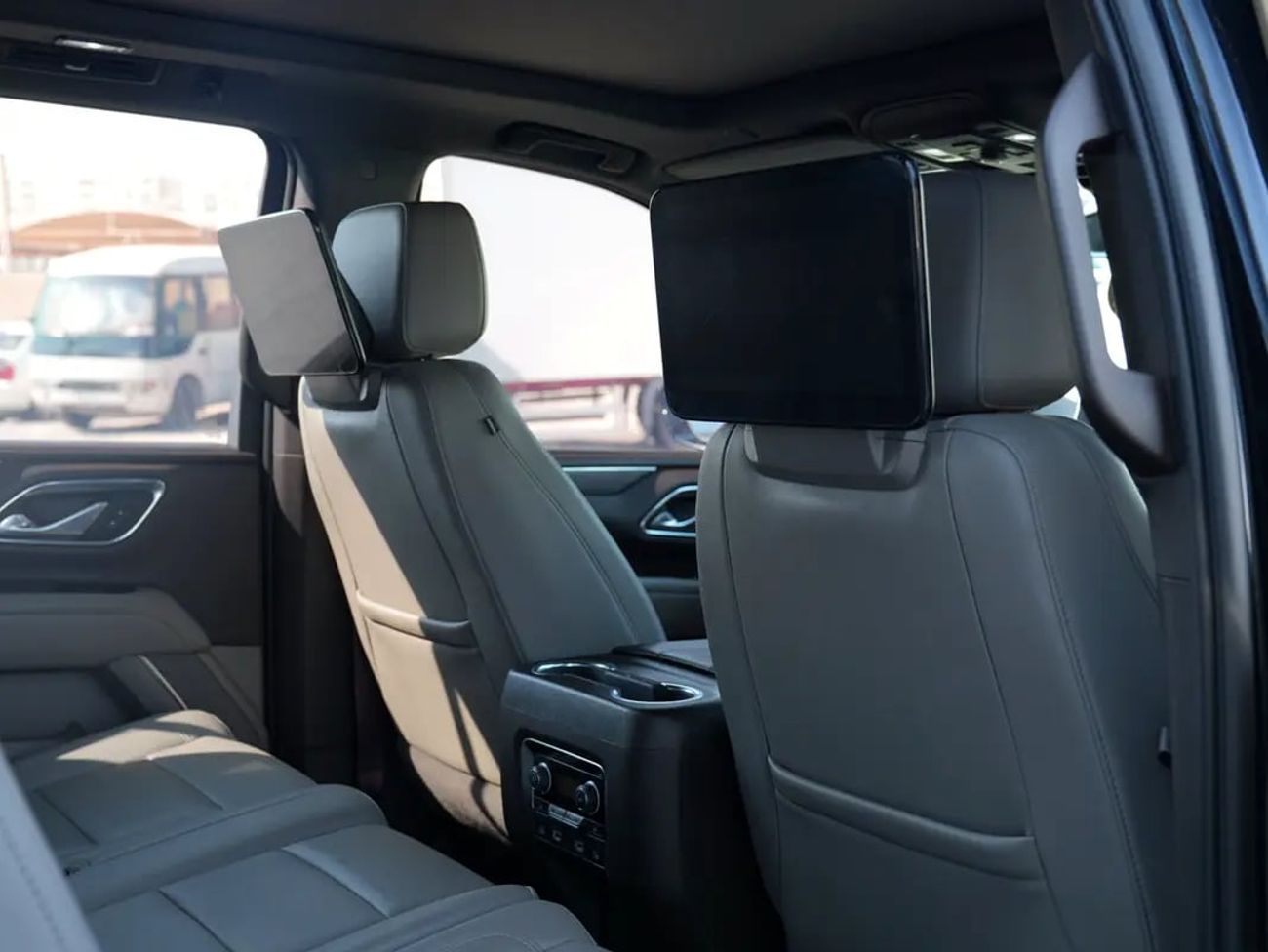 Chevrolet Suburban LT GCC Specs
