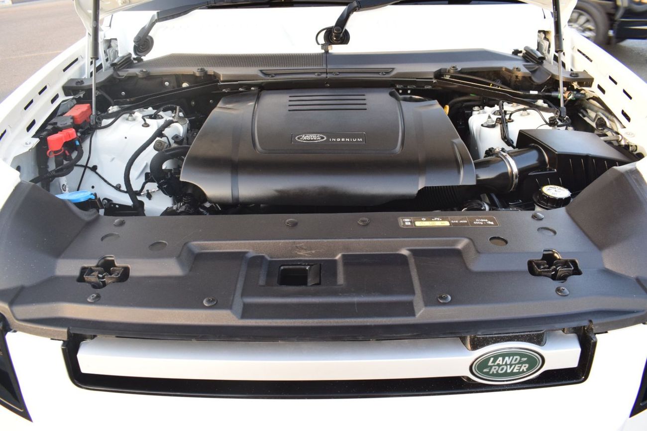 لاند روفر ديفندر 2021Model 2.0 petrol Engine full option tap of the range colour white Transmission Automatic Interio