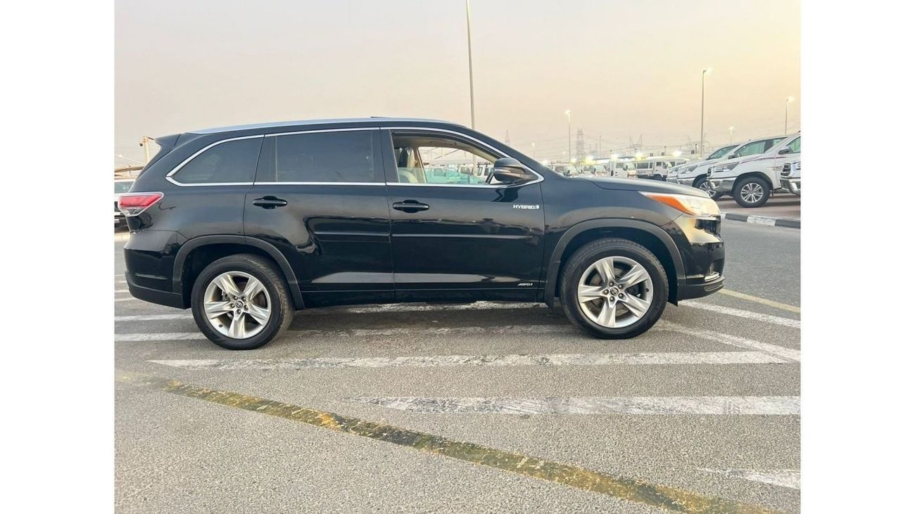 Toyota Highlander 2016 Toyota Highlander, Hybrid - 4X4 - Panoramic / Push Start - Heat and Cooling Seats- Limited Full