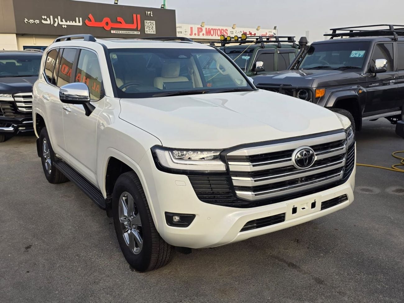 تويوتا لاند كروزر Brand New Toyota land cruiser LC300 ,SAHARA ,year 2025 ,Right Hand Drive ,Diesel 3.3L only For expor