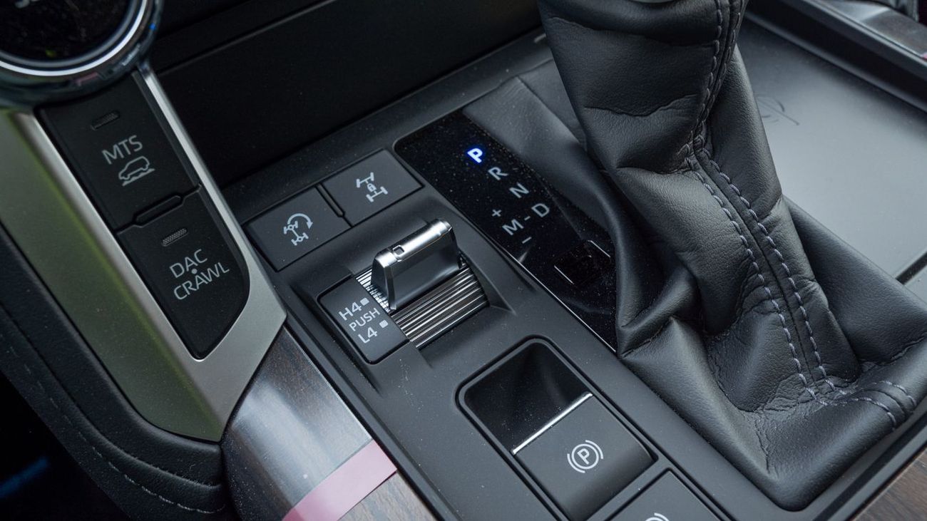 تويوتا لاند كروزر TOYOTA LANDCRUISER 3.3 GXR MID A -2025YM