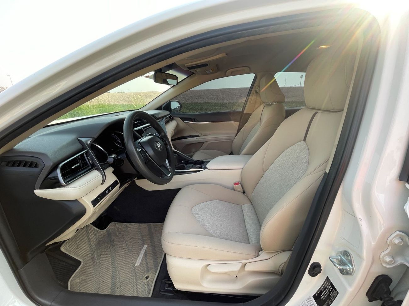 Toyota Camry SE Banking facilities without the need for a first payment