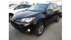 Toyota RAV4 Xle 2015 with Sunroof & Leather seats.