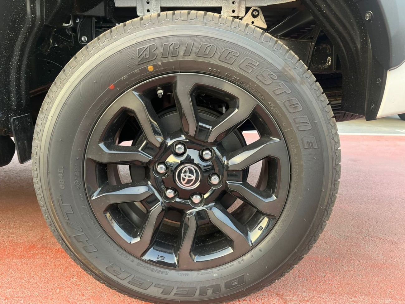 Toyota Hilux TOYOTA HILUX 4.0 ADVENTURE WHITE 2025