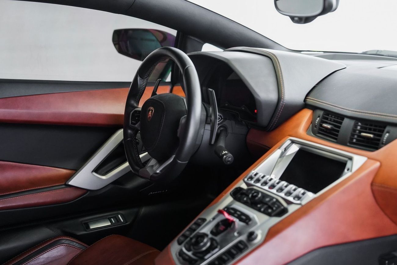 لامبورغيني أفينتادور 6.5L V12
