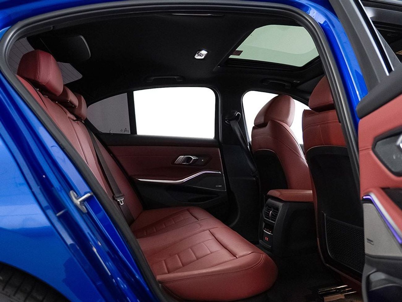 BMW 330i M Sport 2.0L (258 HP) M Sport 2.0L (255 HP)