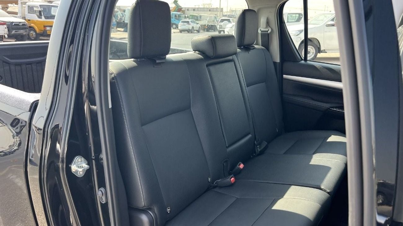 تويوتا هيلوكس S GLX 2.8L 4WD M/T