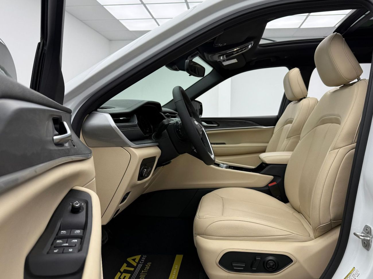 جيب جراند شيروكي Limited 3.6L