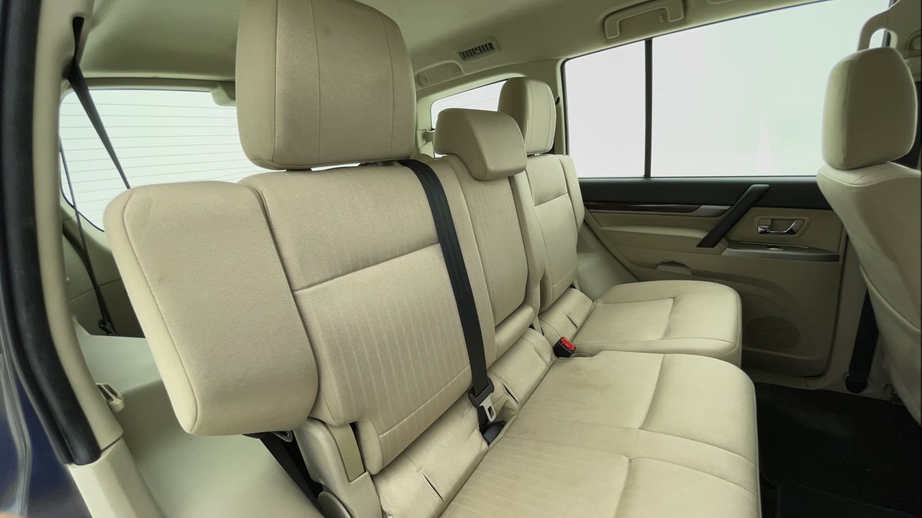 ميتسوبيشي باجيرو GLS LOW LINE 3.5 | بدون دفعة مقدمة | اختبار قيادة مجاني للمنزل