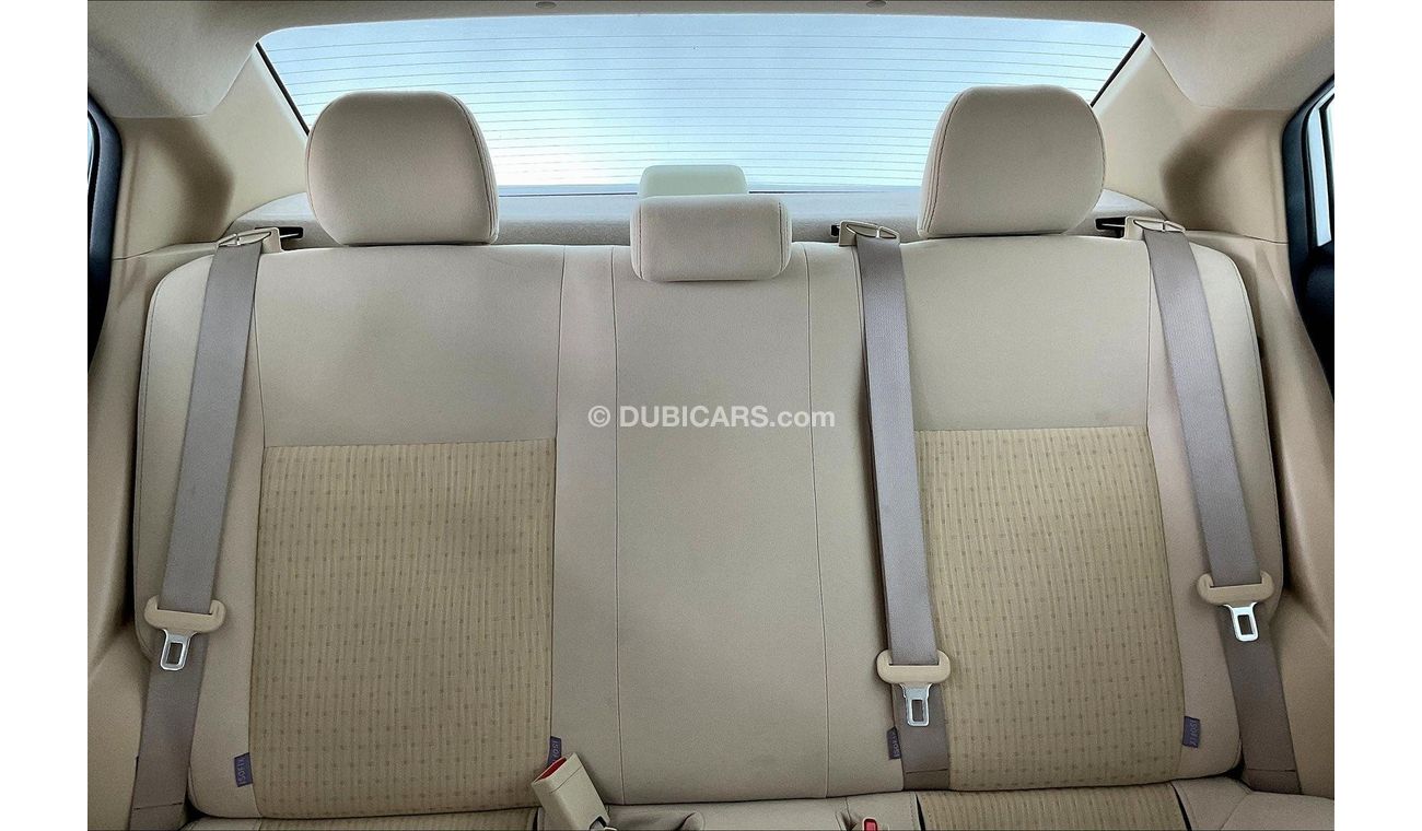 تويوتا يارس SE / E