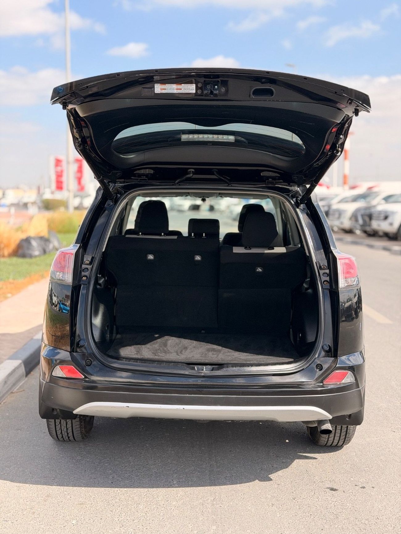 Toyota RAV4 XLE 4X4 Full option Sunroof, automatic trunk