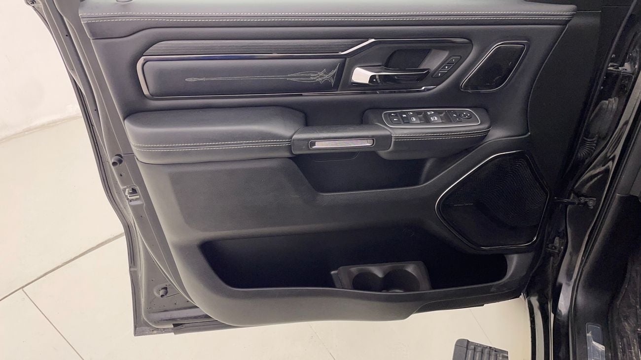 RAM 1500 LIMITED 5.7 | Zero Down Payment | Home Test Drive