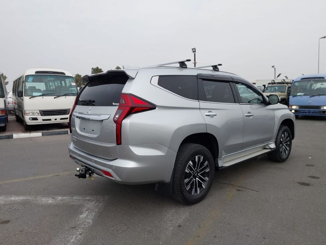 Mitsubishi Pajero MITSUBISHI PAJERO SUV RHD 2023 MODEL 2.4 L DIESEL AUTPMATIC(PM11732)