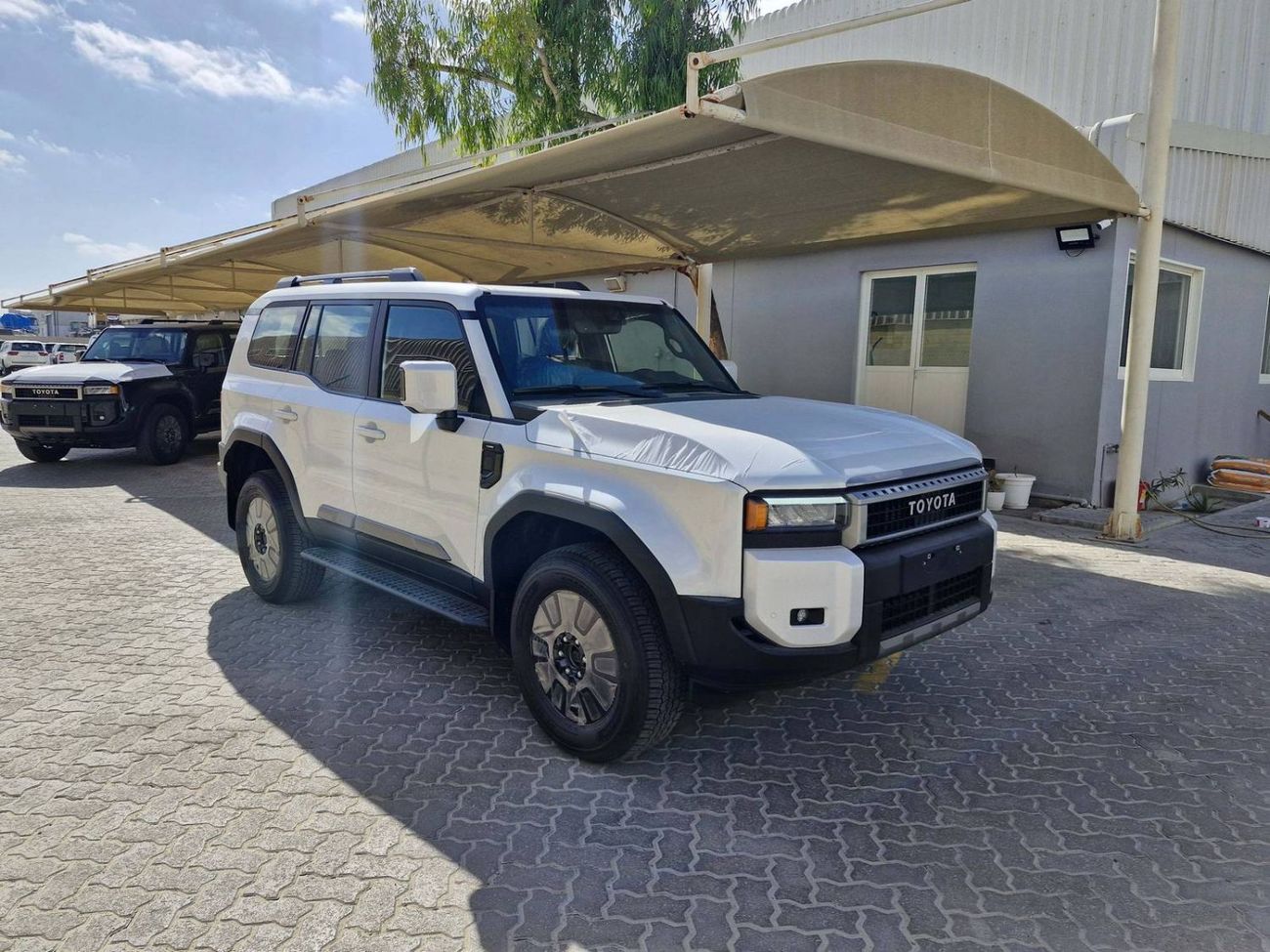 Toyota Prado 2025 TOYOTA PRADO 2.4L SR PETROL AT ALL ROUNDER (O) BRAND NEW 0KM