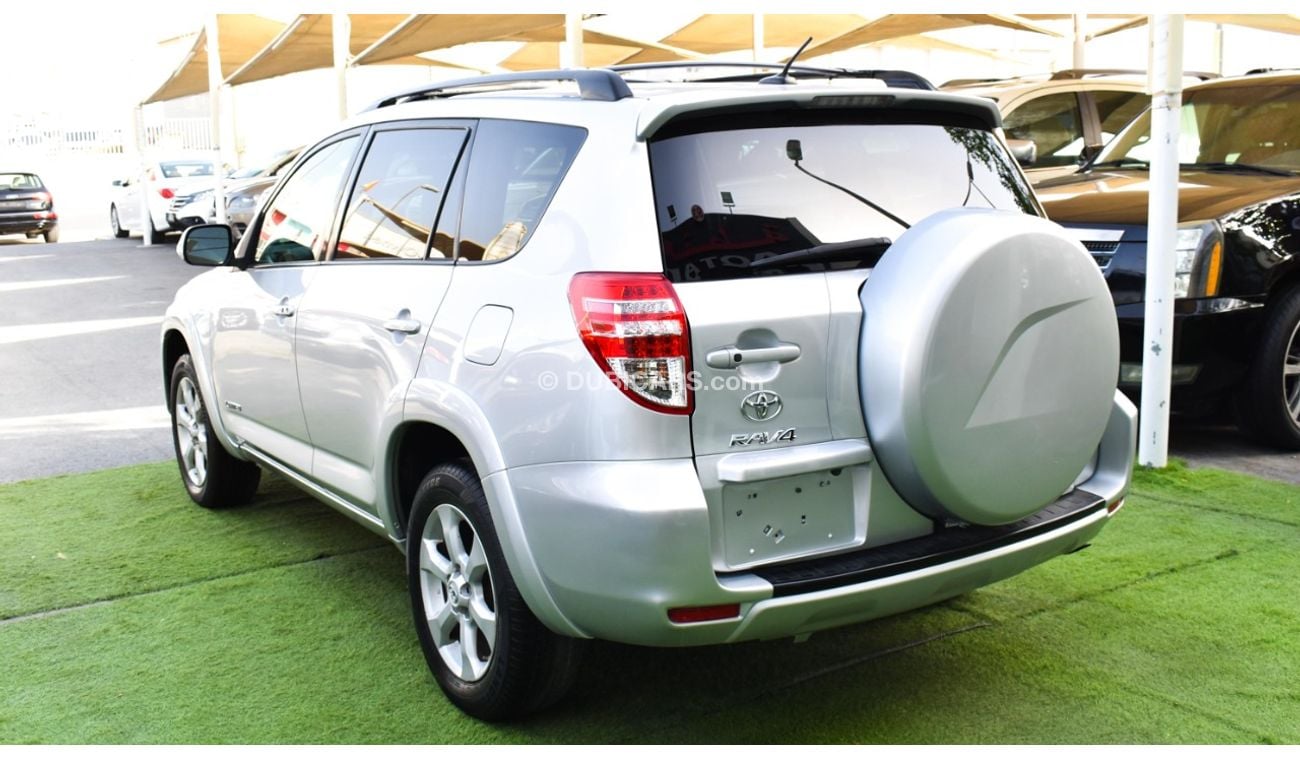 تويوتا راف ٤ موديل 2011 وار أمريكى بصمة  فتحة جلد مثبت سرعة تحكم رنجات حساسات شاشة كاميرا جناح بحالة ممتازة