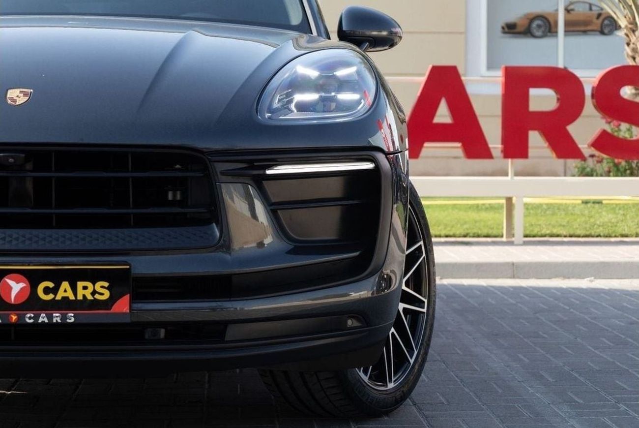 بورش ماكان Std 2.0L (252 HP) Porsche Macan 2023 GCC under Agency Warranty and Service Contract with Flexible Do