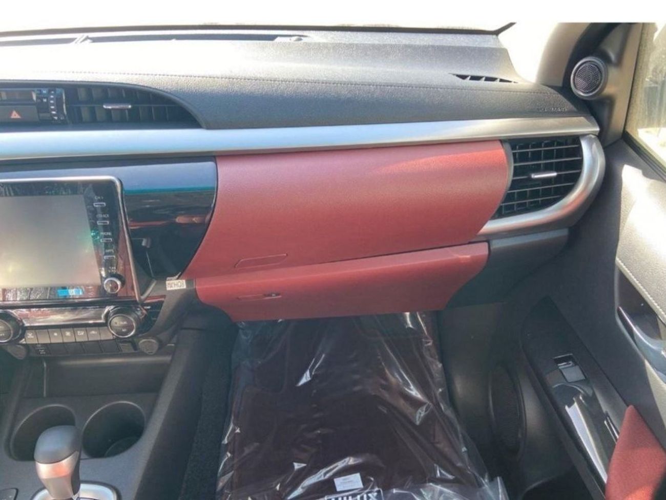 تويوتا هيلوكس 2023 Toyota Hilux 2700cc Full Option Automatic With Rear Camera Zero KM