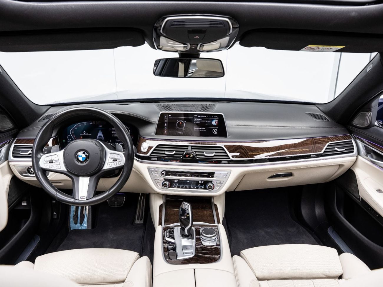 بي أم دبليو 760Li BUY NOW, PAY 2027 | THE BLACKLINE STANDARD | 2027 BMW Warranty + Service Contract, GCC