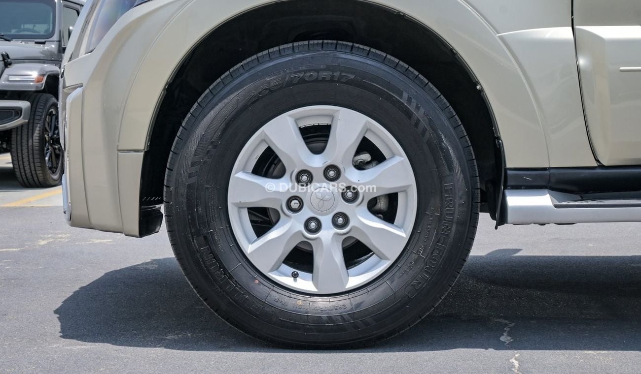 ميتسوبيشي باجيرو GLS