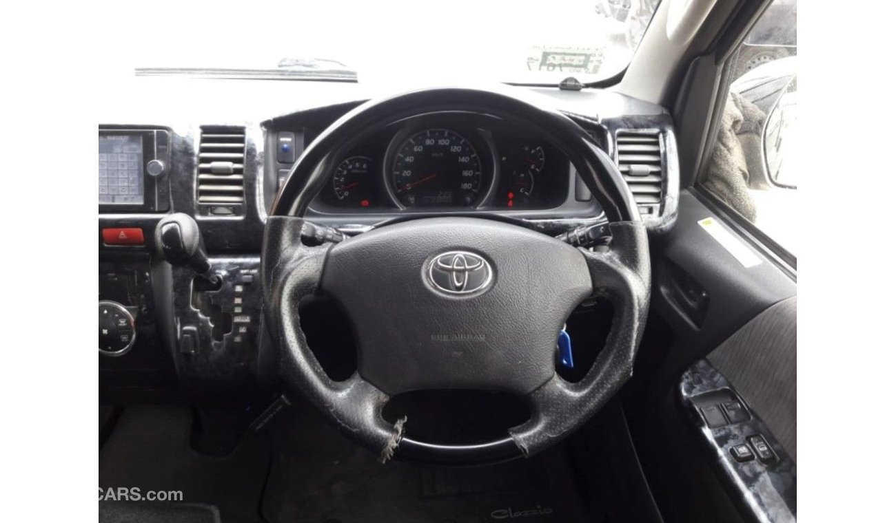 تويوتا هاياس Toyota Hiace RIGHT HAND DRIVE (Stock no PM 573 )