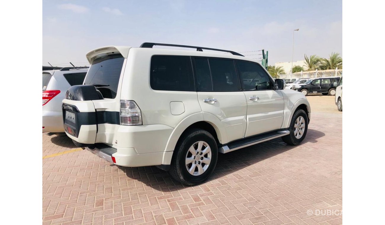 ميتسوبيشي باجيرو 3.5L PETROL-SUNROOF-DVD-ALLOY WHEELS-FOG LIGHTS-POWER SEATS-REAR CAMERA-GCC RTA PASSED-LOT-648