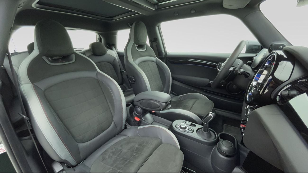 Mini Cooper 2L 2024 | 0 DP | 1523/Month | 30 Day Return | Service History