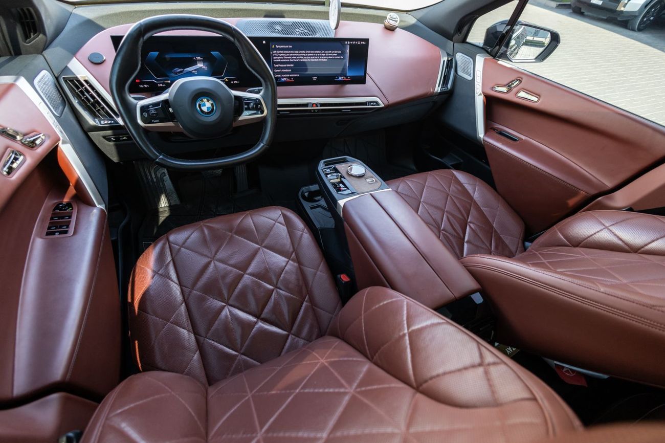 بي أم دبليو iX xDrive40