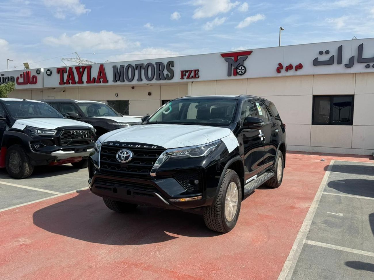 تويوتا فورتونر TOYOTA FORTUNER MID OPTION 4.0L 2025