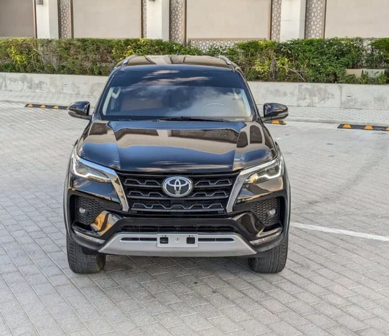 Toyota Fortuner VXR Toyota Fortuner 2022MODEL V6 4.0L petrol Engine Colour Black Transmission Automatic Interior Bro