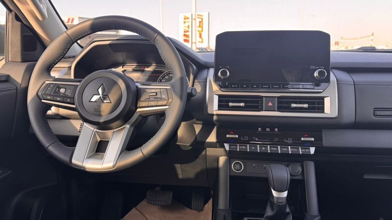 Mitsubishi L200 SPORTERO PICKUP DC 4WD 2.4L 6A/T GLS