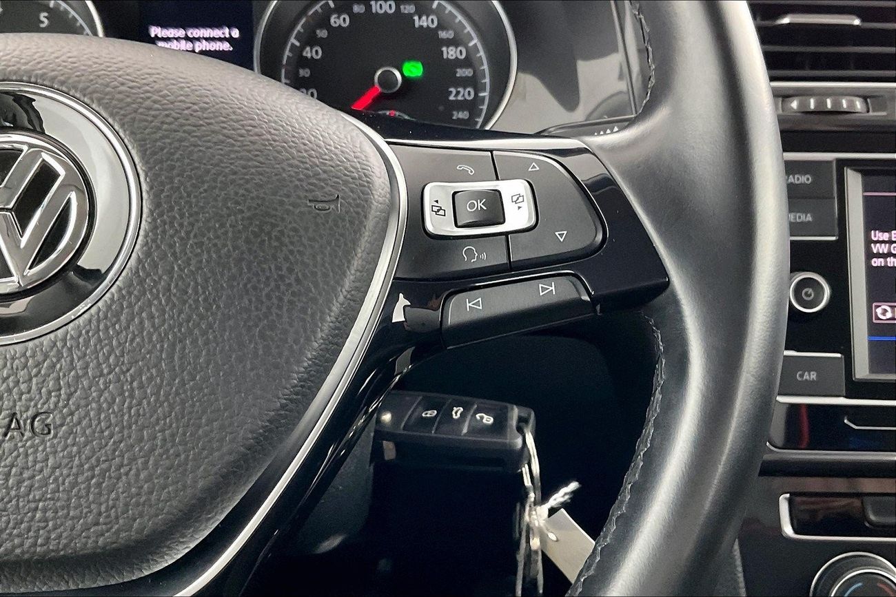 Volkswagen Golf SE| 1 year free warranty | Exclusive Eid offer