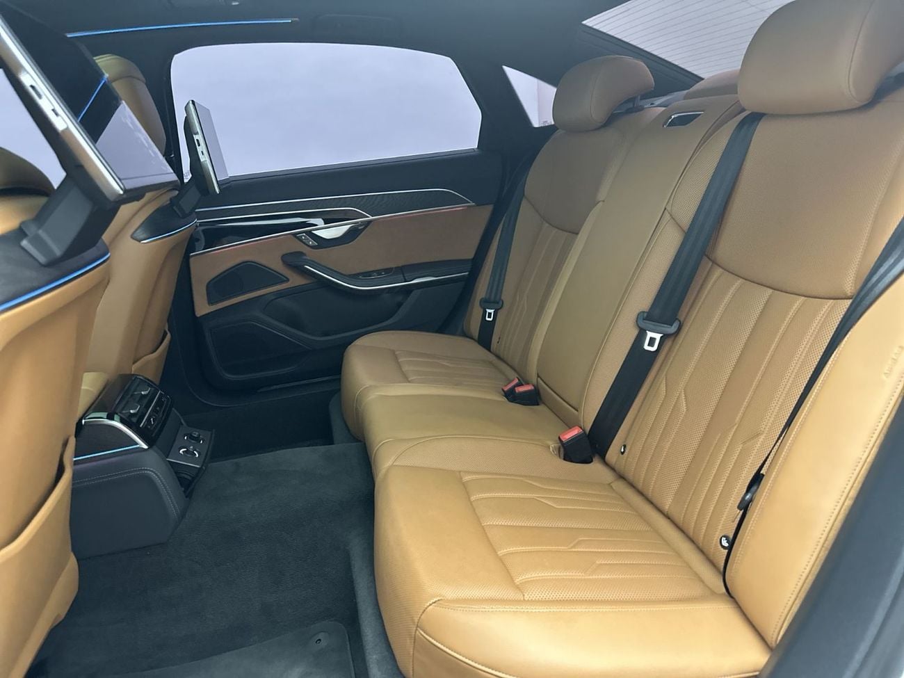 أودي A6 55 TFSI Quattro (340 HP) A8L 55 TFSI quat 340hp Business Edition (Ref# 08930)
