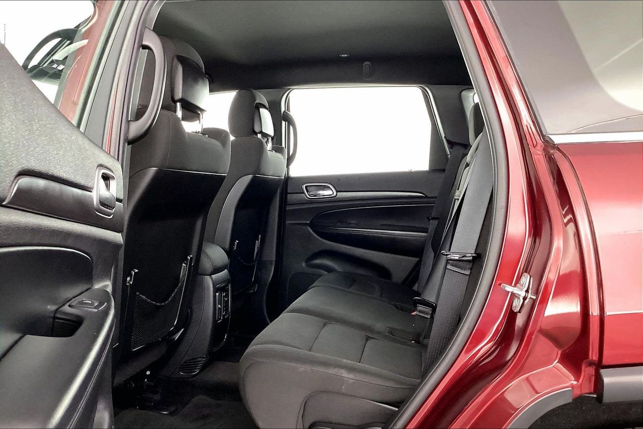 جيب جراند شيروكي Laredo | National Day Celebration | شامل الضمان | 0 ﺪﻔﻋﺓ ﺃﻮﻟﻯ