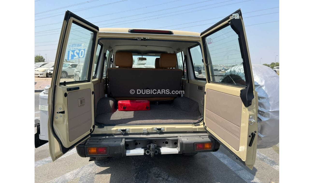 تويوتا لاند كروزر 70 2022 TOYOTA LANDCRUISER / 70 SERIES / 4.0L / 4WD/ 5 DOOR / FULL OPTION / GCC