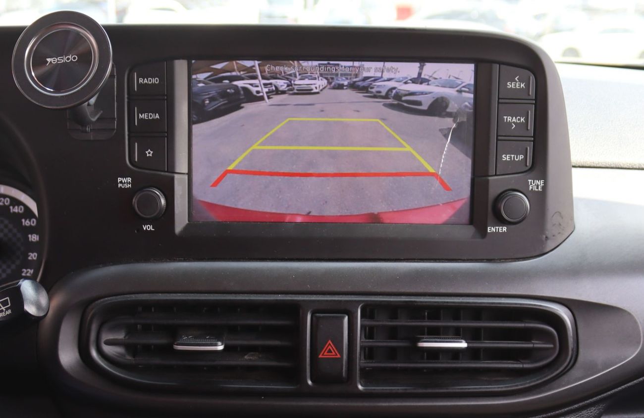 Hyundai Grand i10 YUNDAI GRAND i10 2023 model, GCC, in excellent condition, 94,000 km, 1.2L engine, price 33,000 dirha