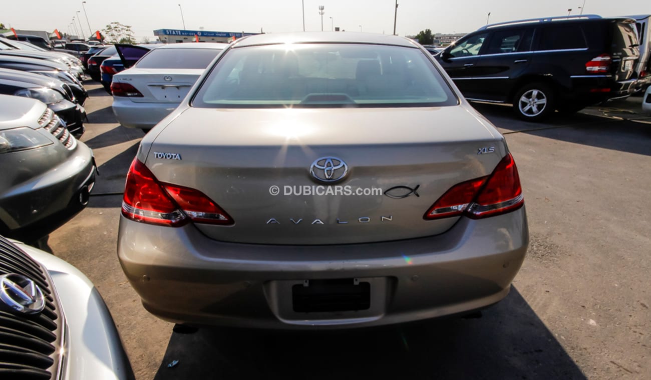 Used Toyota Avalon XLS 2007 for sale in Dubai 41405