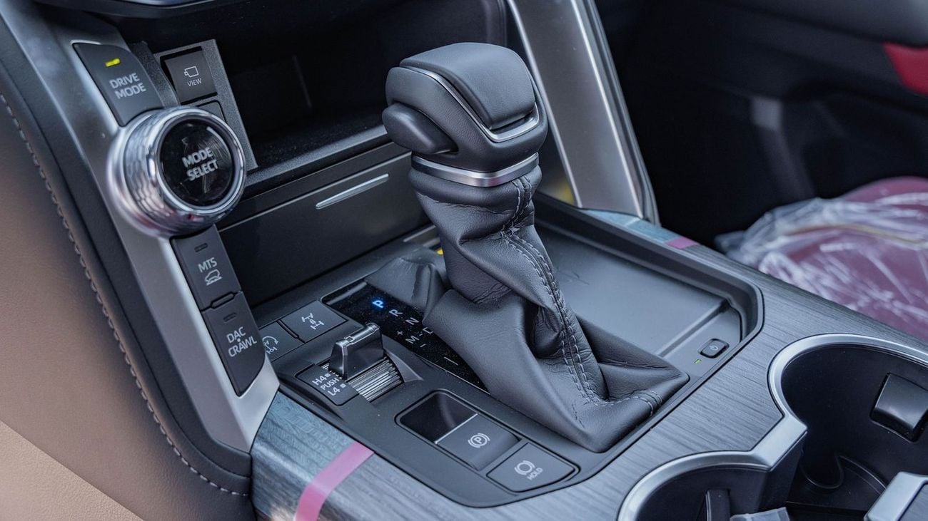 Toyota Land Cruiser 2026 Toyota Land Cruiser 300 GR-Sport 3.5L AT Petrol (Black-red)