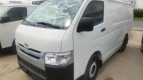 Toyota Hiace TOYOTA HIACE 3.0L PANEL VAN S/R BSC M/T DSL