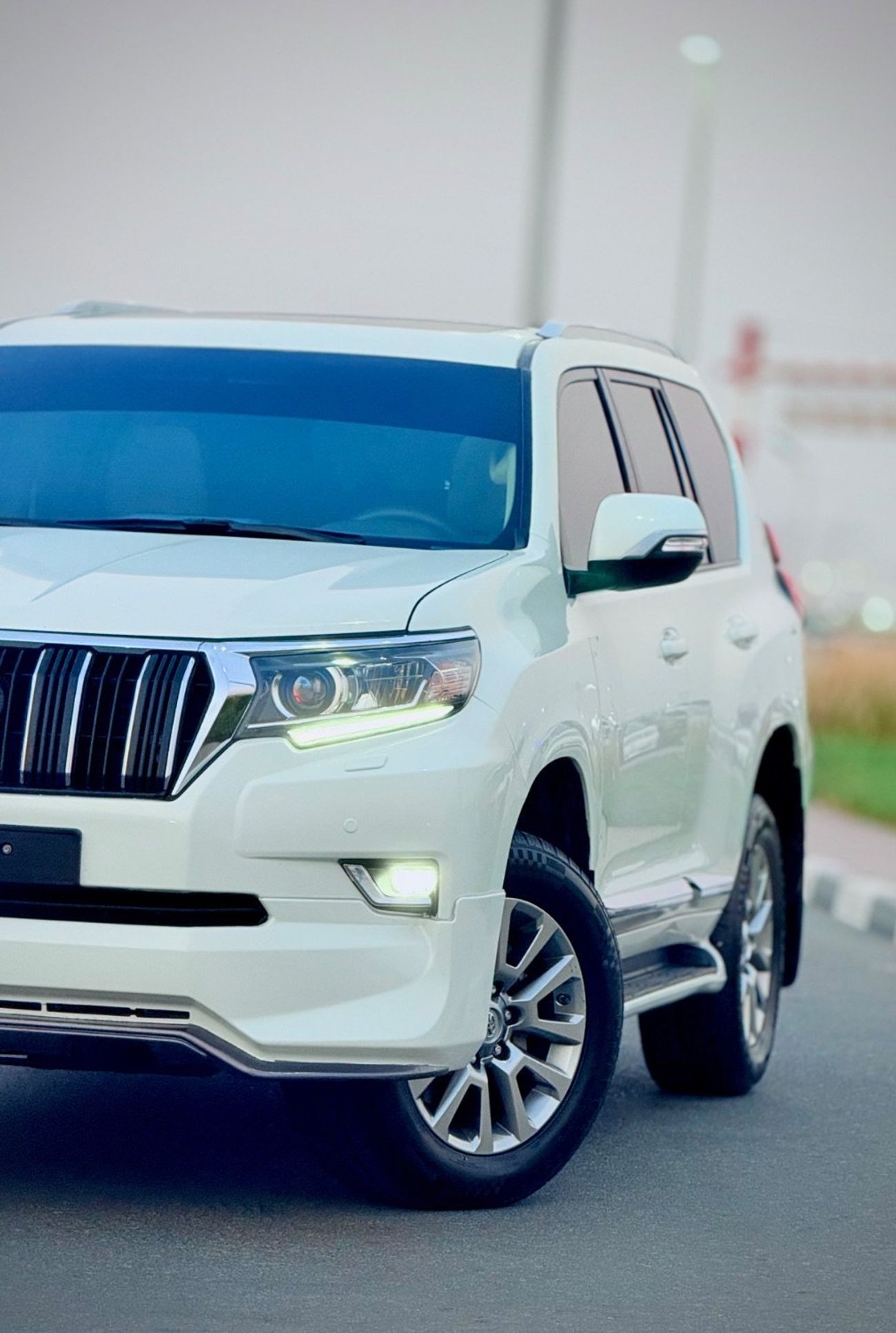 تويوتا برادو 2019 VXR V6 4.0L GCC Specification In Excellent Condition