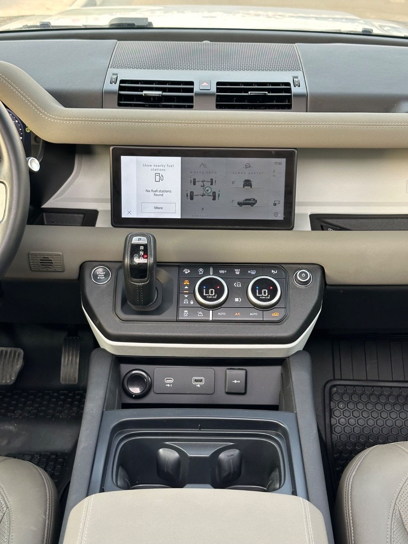 Land Rover Defender P300 90 S 2.0L (5 Seater)