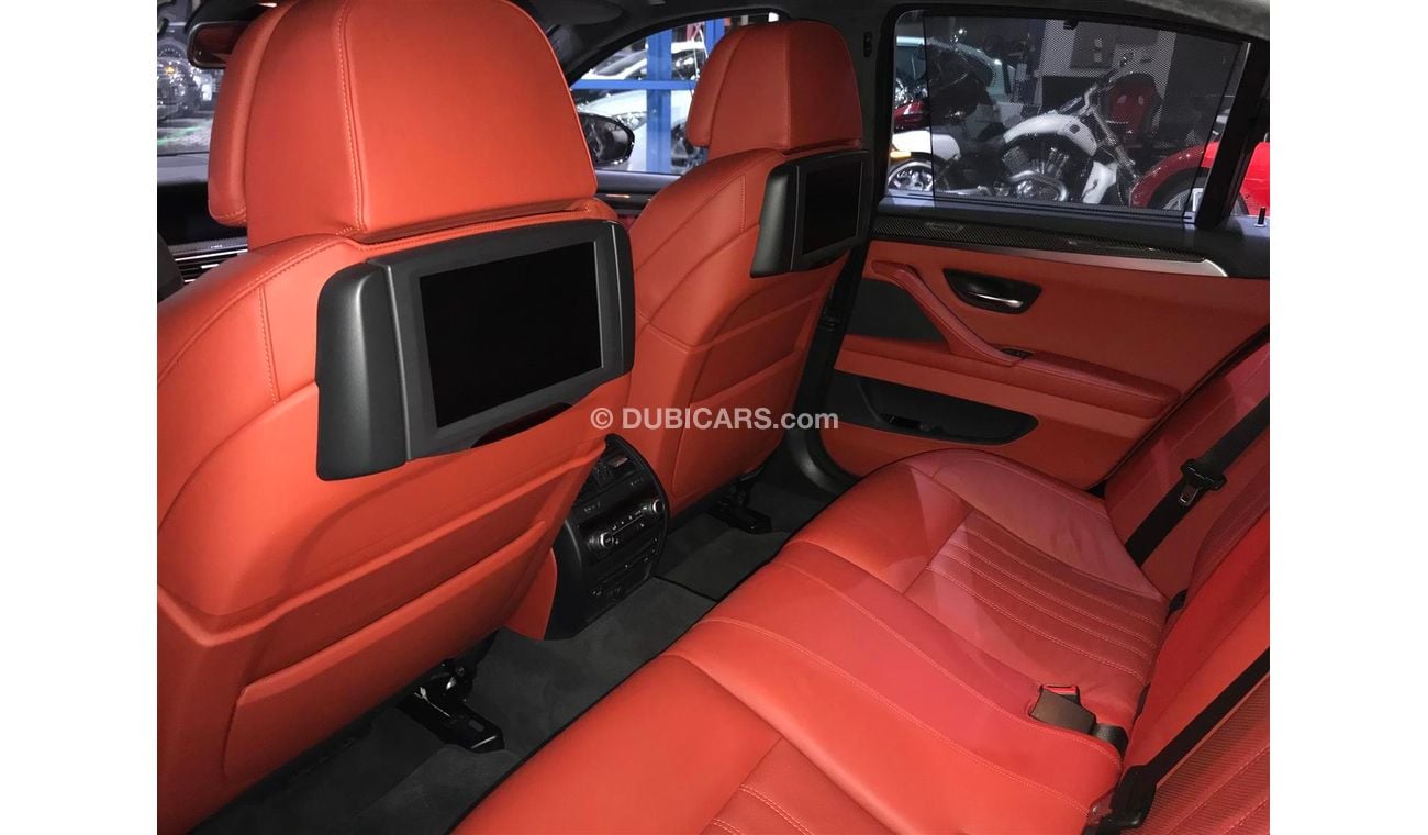 بي أم دبليو M5 - 2012 - GCC - ONE YEAR WARRANTY + FREE SERVICE -Immaculate Condition.