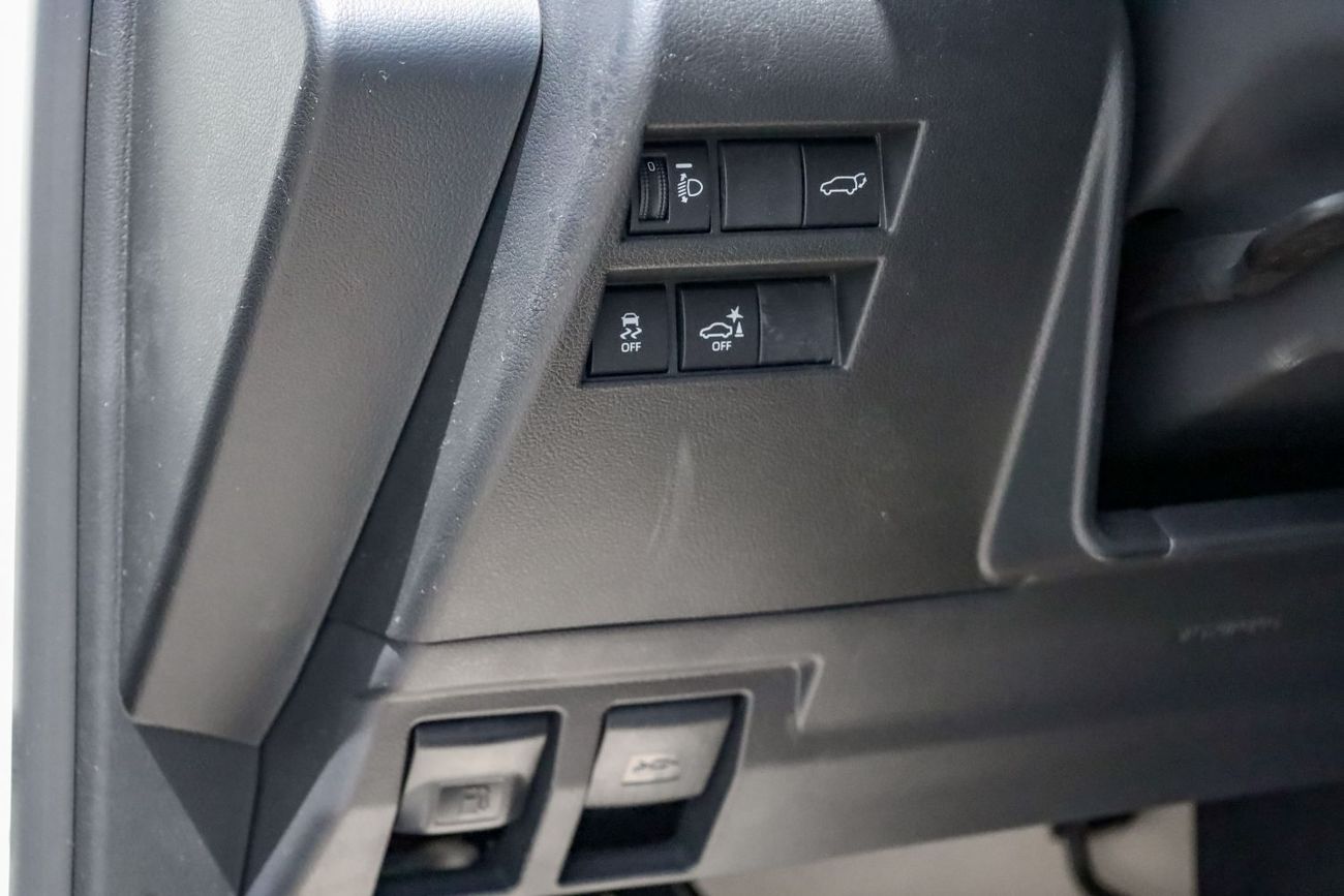 Toyota Land Cruiser GXR 4.0L V6 GCC SPECS 2025 MODEL